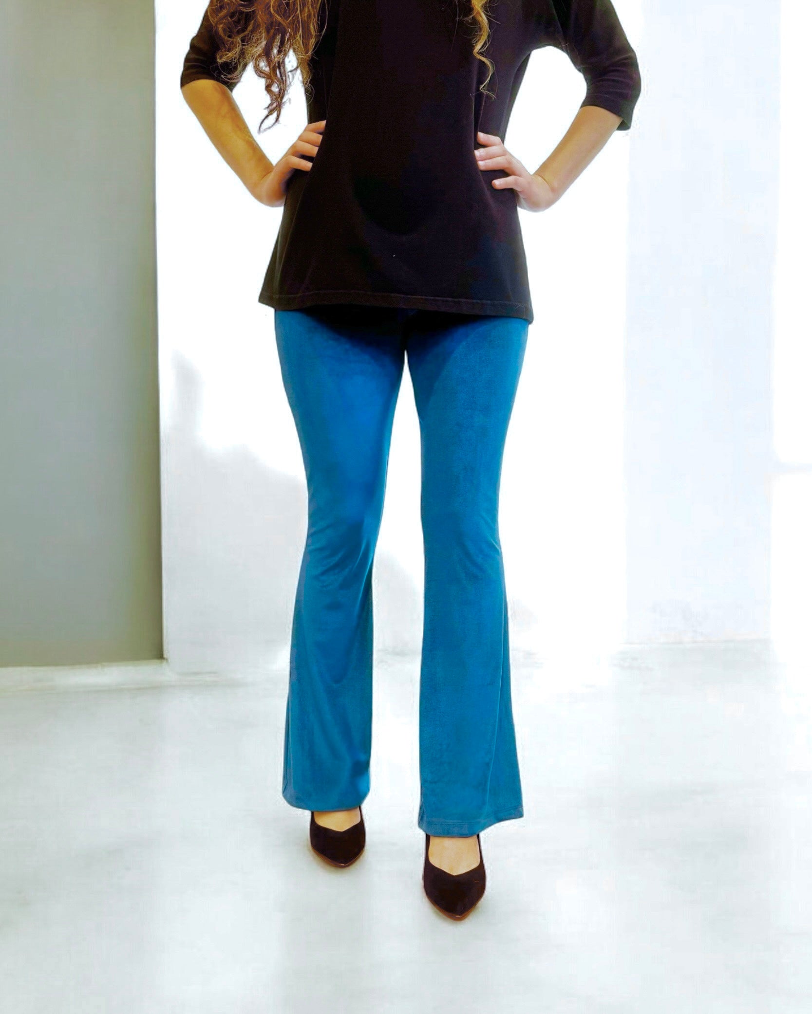 Tabitha Turquoise Stretch Velvet Flare Pant 30